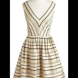New J. Crew Fit and Flare V-Neck Navy, Gold and Ivory Cocktail Dress Size 6